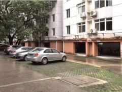(老小區停車費該不該交)老小區憑什么收停車費